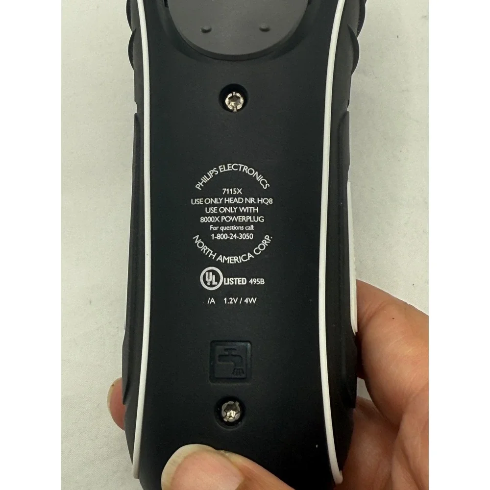 Philips Norelco 7115X Electric Shaver Cordless Rotary Shaving works no‎ charger